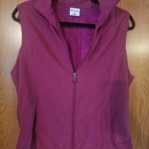 Columbia Women's Fuchsia Vest